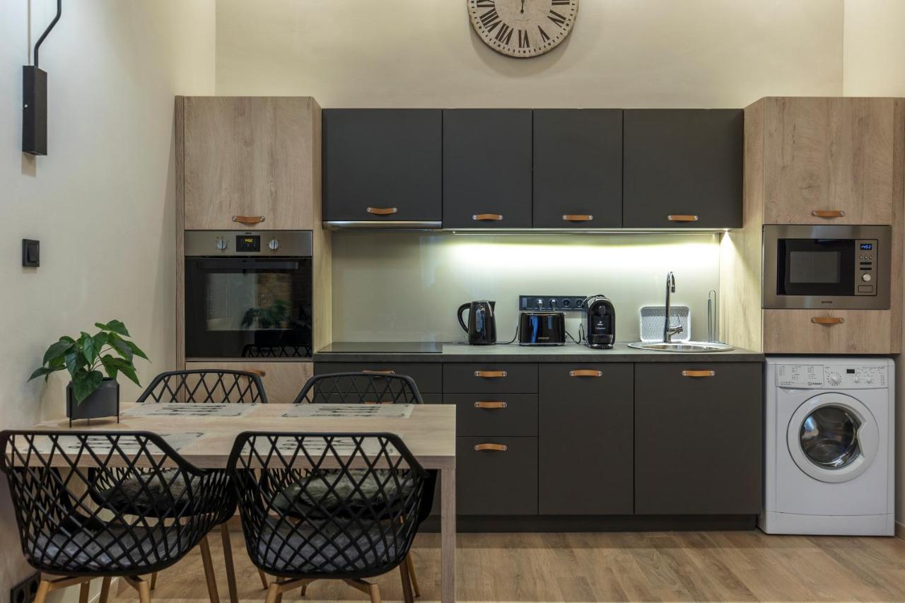 E12 Boutique Apartments — Photos 1